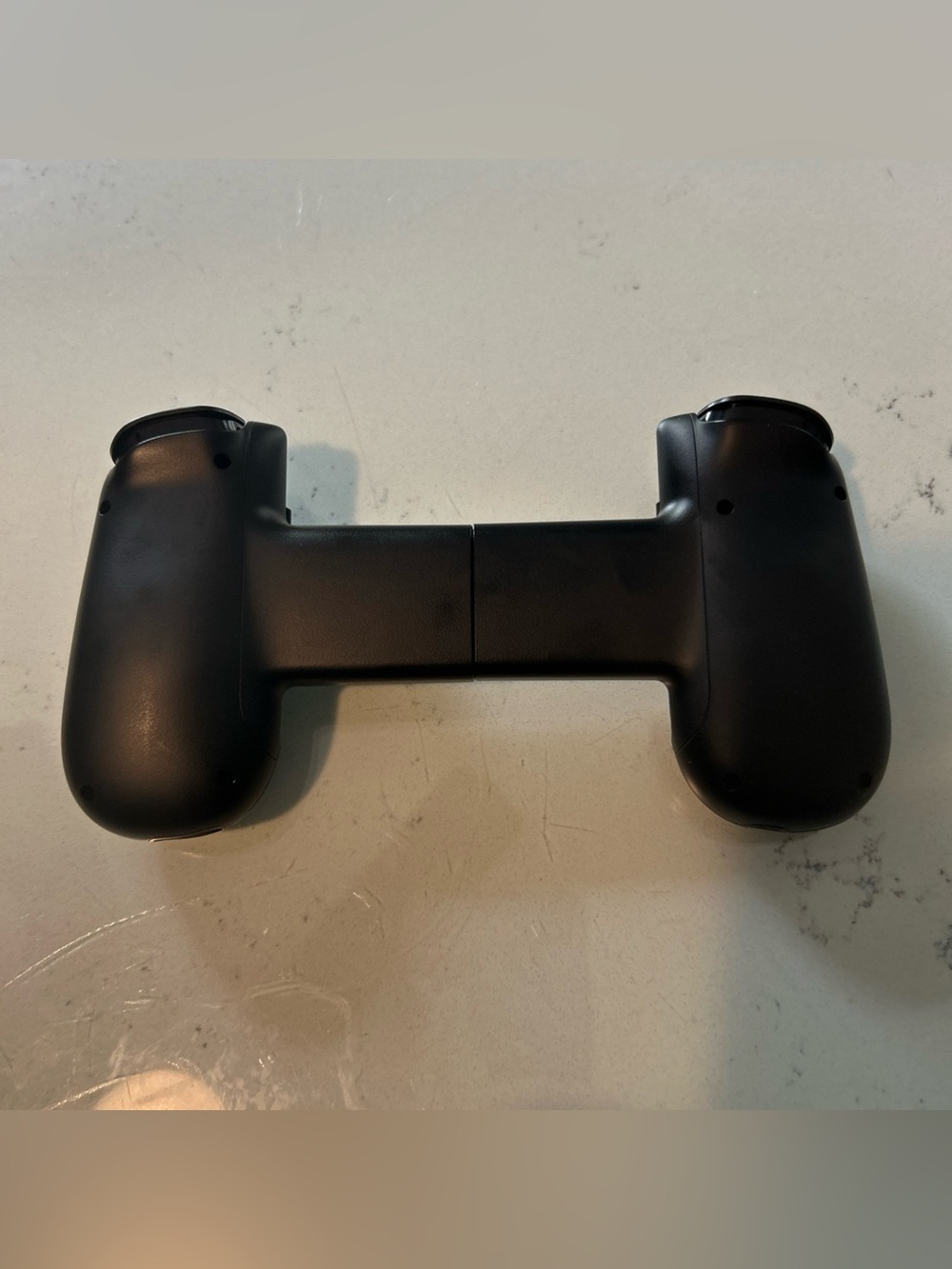 Backbone One Gaming Device - Picture 6 of 8